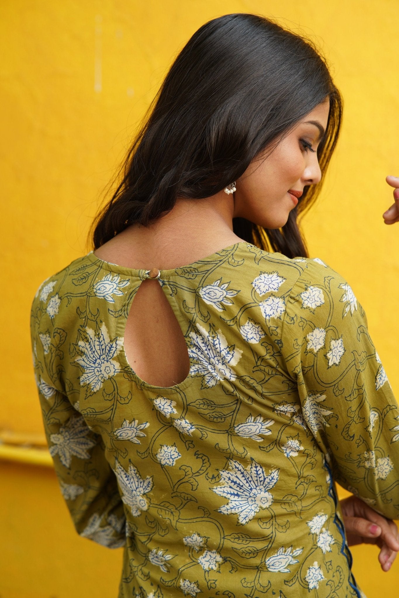 Aranya - Scallop Embroidered Side Slit - Cotton Village India